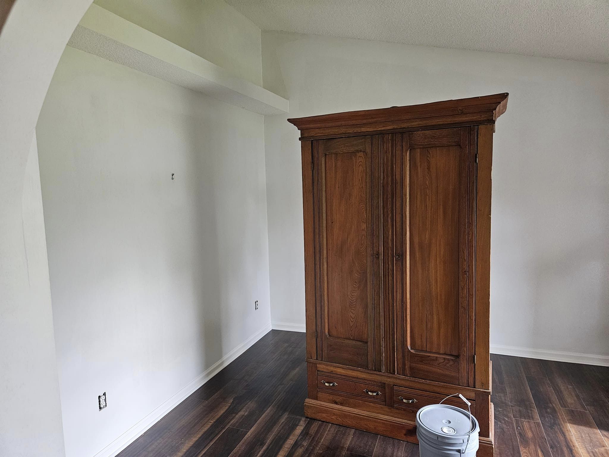 Interior Painting in Jacksonville: The Process, Costs, and What Makes It Last